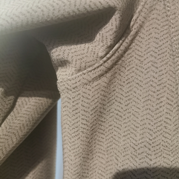 Like new Lululemon size 4 apres ski rainproof jacket - Picture 15 of 16